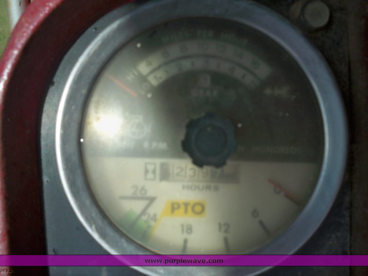 image for item 5747 Farmall International 766 tractor