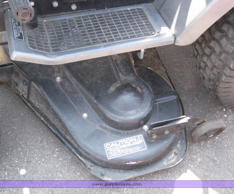 image for item 5811 Sears GT6000 lawn tractor