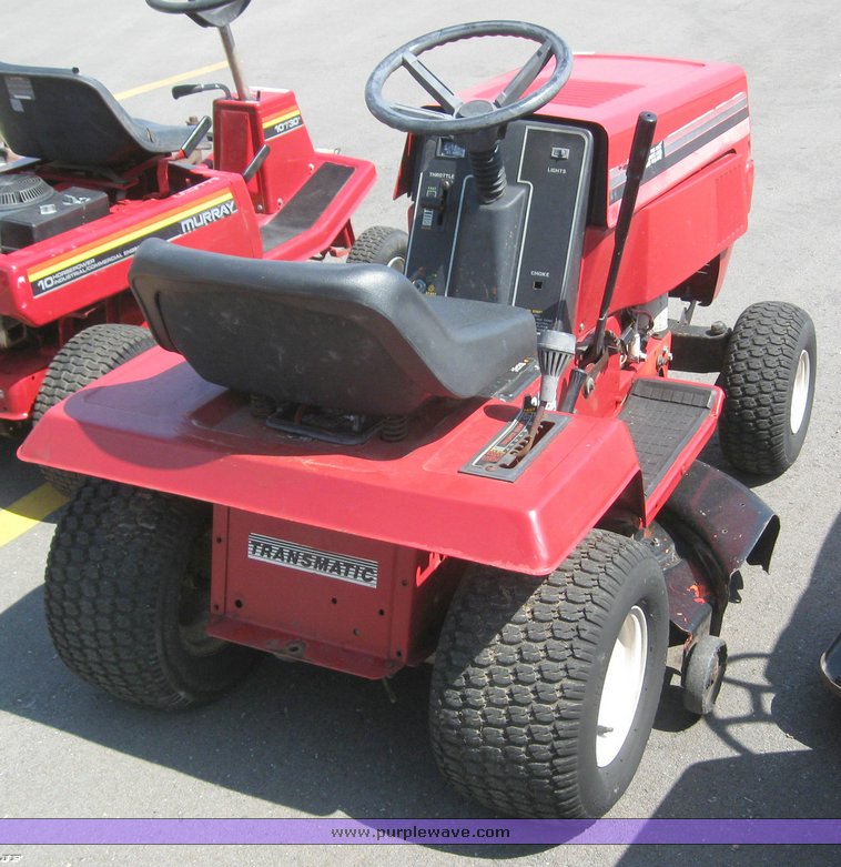 MTD 12/38 lawn tractor in Manhattan, KS Item 5814 sold Purple Wave