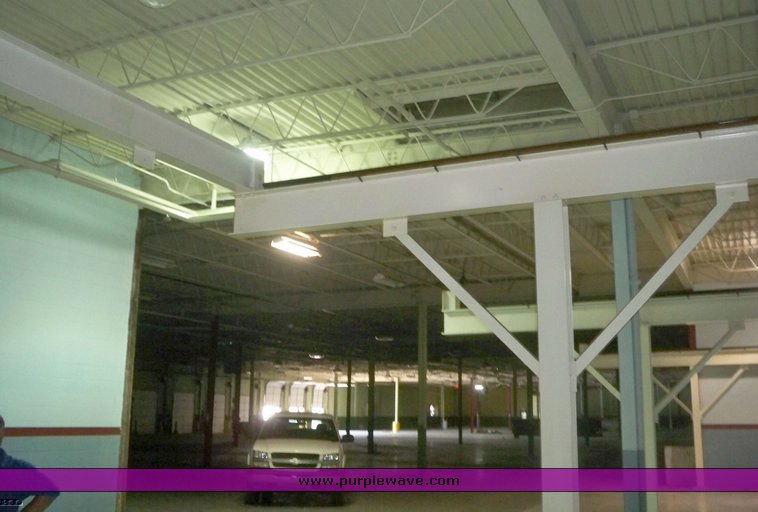 image for item 6942 Gaffey overhead bridge crane on railway