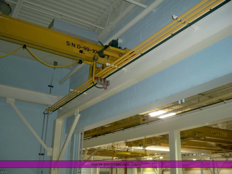 image for item 6942 Gaffey overhead bridge crane on railway