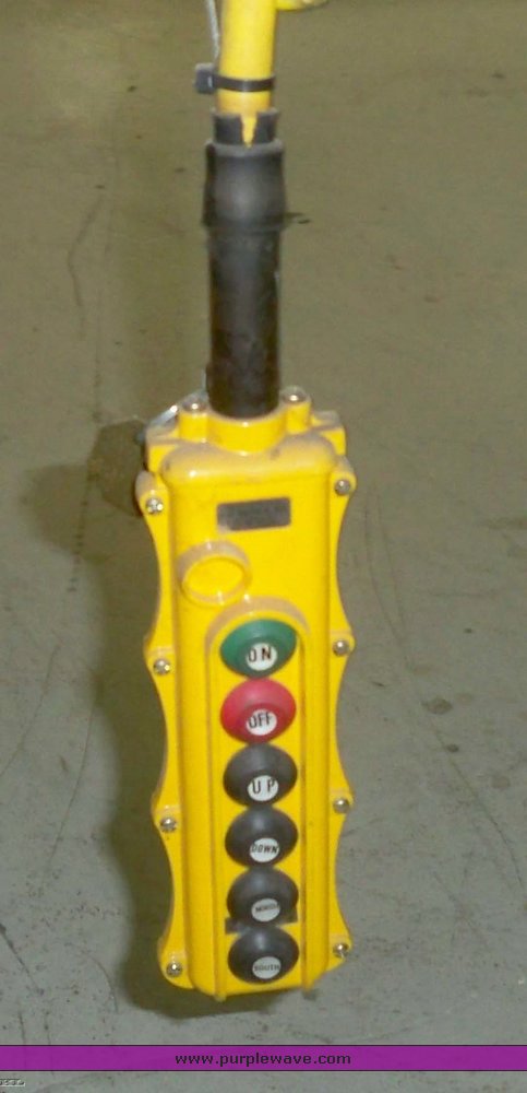 image for item 6942 Gaffey overhead bridge crane on railway