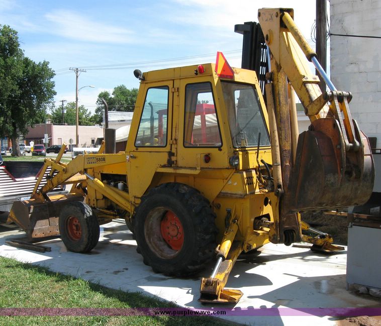 image for item 8295 Case 580B back hoe