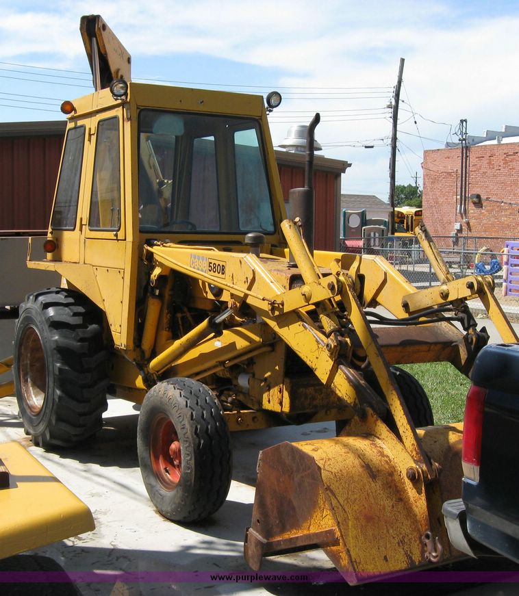 image for item 8295 Case 580B back hoe