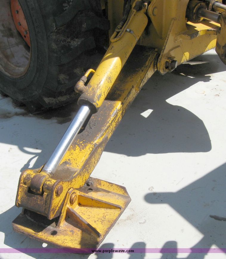image for item 8295 Case 580B back hoe
