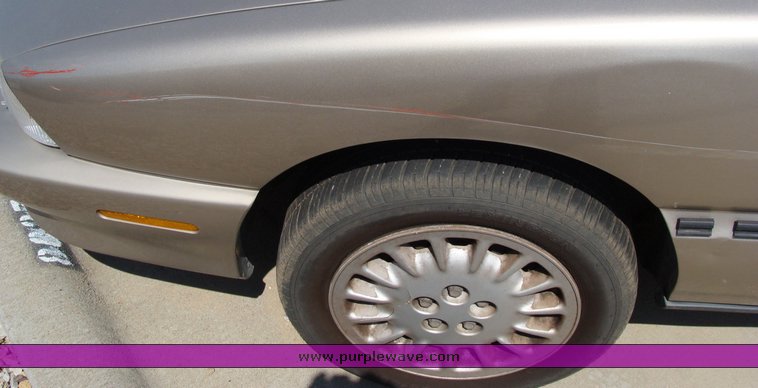 image for item 8354 1997 Oldsmobile Achieva SL