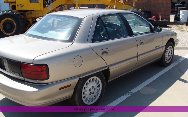 image for item 8354 1997 Oldsmobile Achieva SL