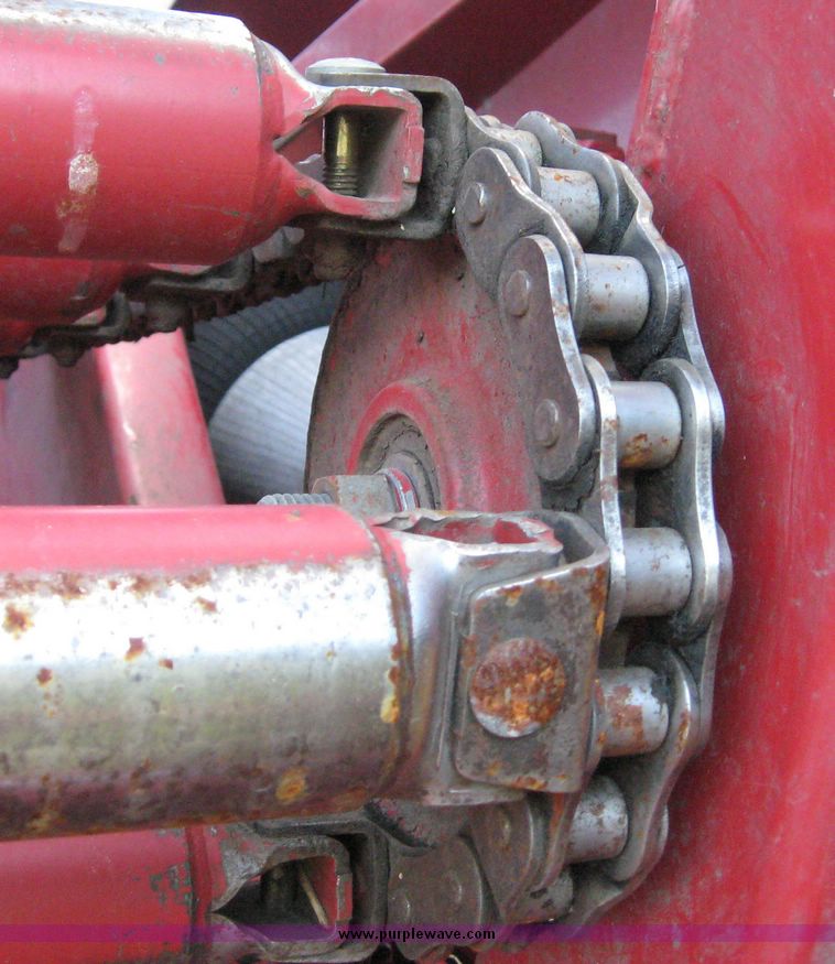 image for item 8583 1985 New Holland 855 round baler