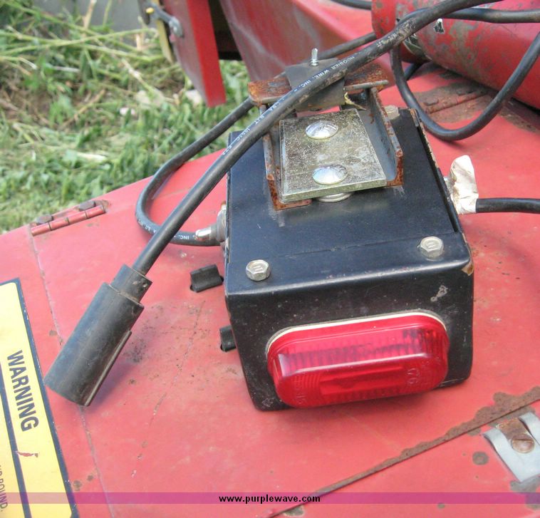 image for item 8583 1985 New Holland 855 round baler