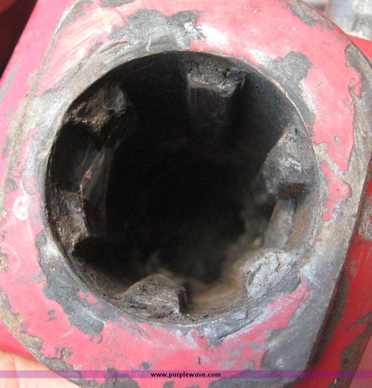 image for item 8583 1985 New Holland 855 round baler