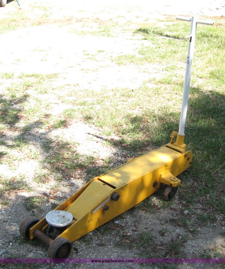 image for item 8584 10 ton floor jack