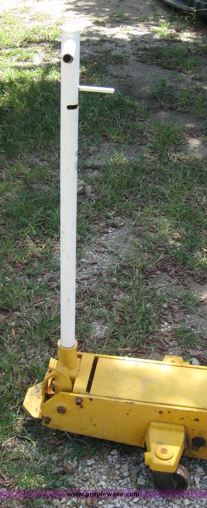 image for item 8584 10 ton floor jack