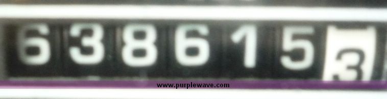 image for item 3659 2004 Kenworth W900L tractor truck