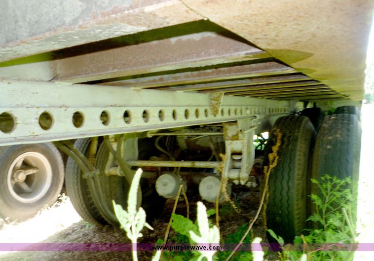 image for item 3925 1978 Donsey tandem axle van trailer