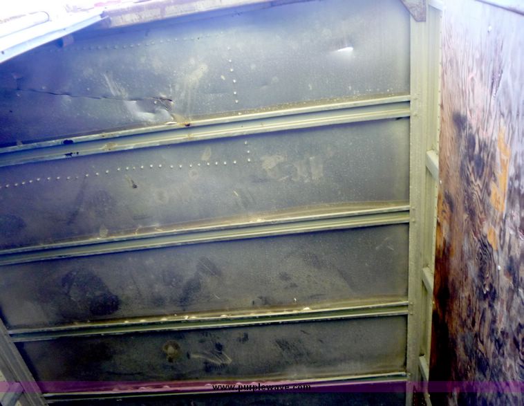 image for item 3925 1978 Donsey tandem axle van trailer