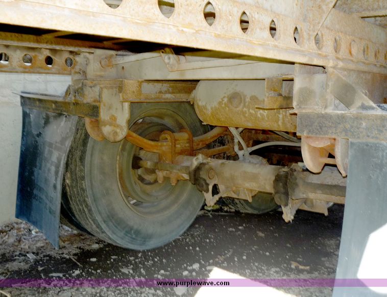 image for item 3926 1984 Dorsey tandem axle van trailer