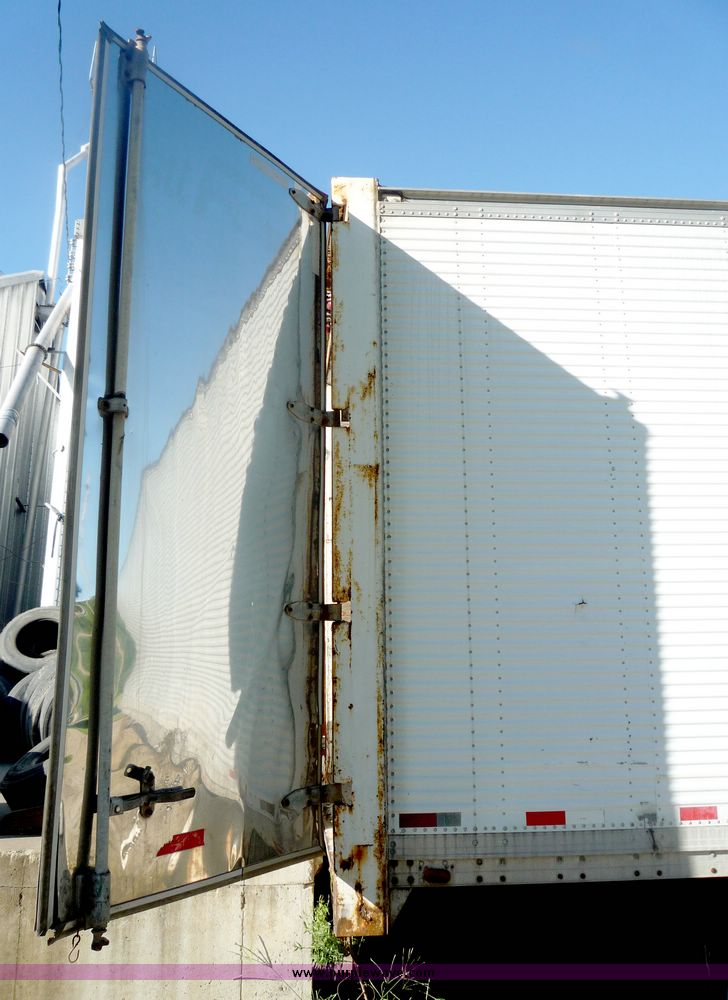 image for item 3926 1984 Dorsey tandem axle van trailer