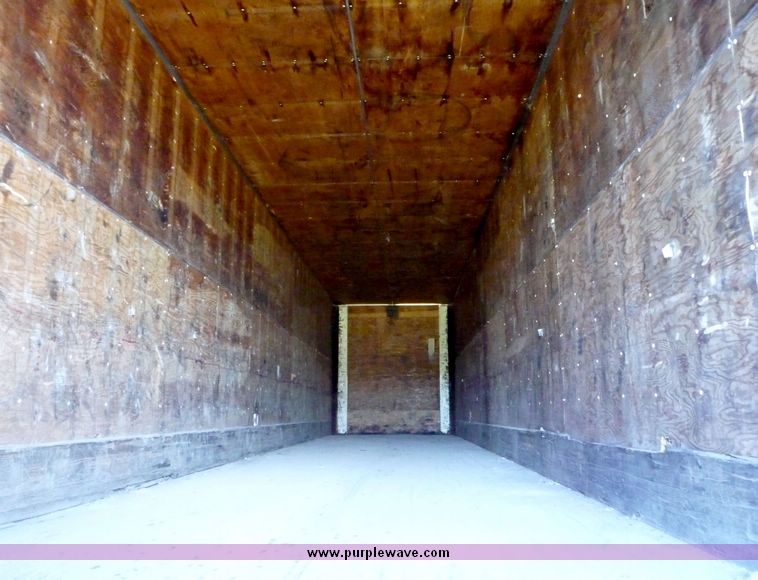 image for item 3928 1983 Lufkin tandem axle van trailer