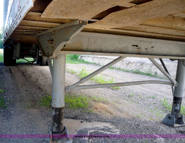 image for item 3928 1983 Lufkin tandem axle van trailer