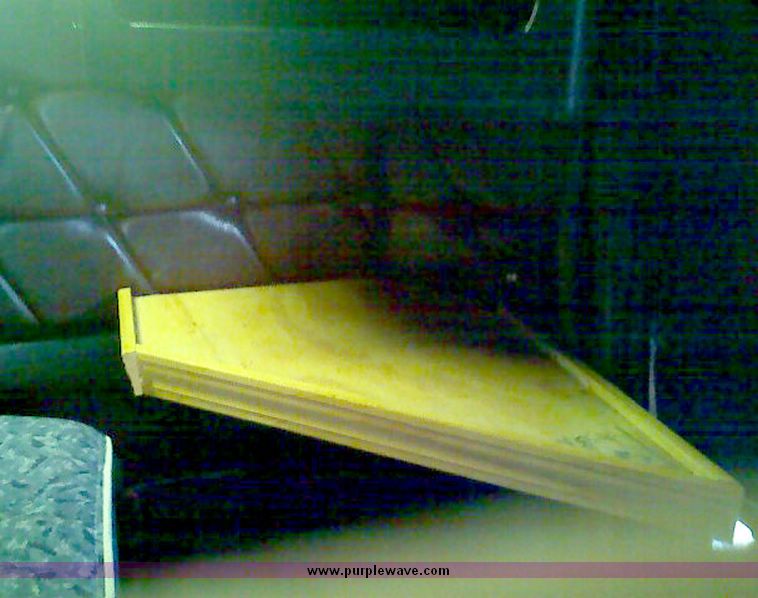 image for item 4019 1993 Freightliner Conventional FLD120 tractor truck