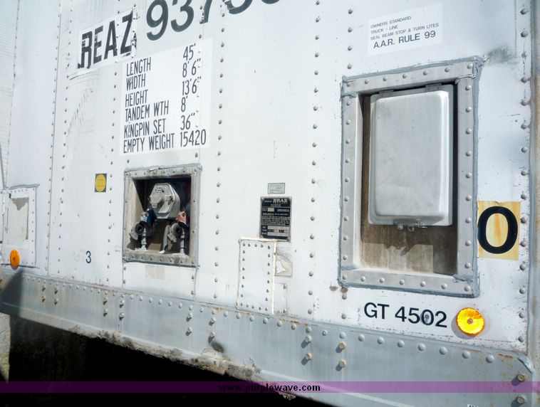 image for item 4021 1985 Brae tandem axle van trailer