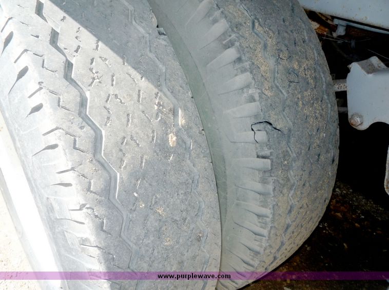 image for item 4021 1985 Brae tandem axle van trailer