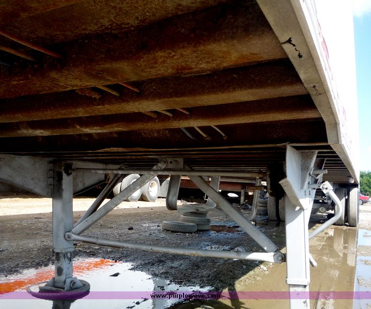 image for item 4022 1980 HPA Monon tandem axle van trailer