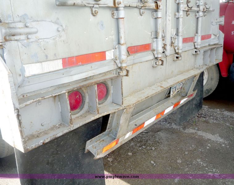 image for item 4023 1973 Dorsey tandem axle van trailer