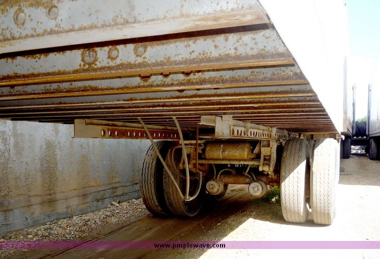 image for item 4024 1985 Great Dane tandem axle van trailer