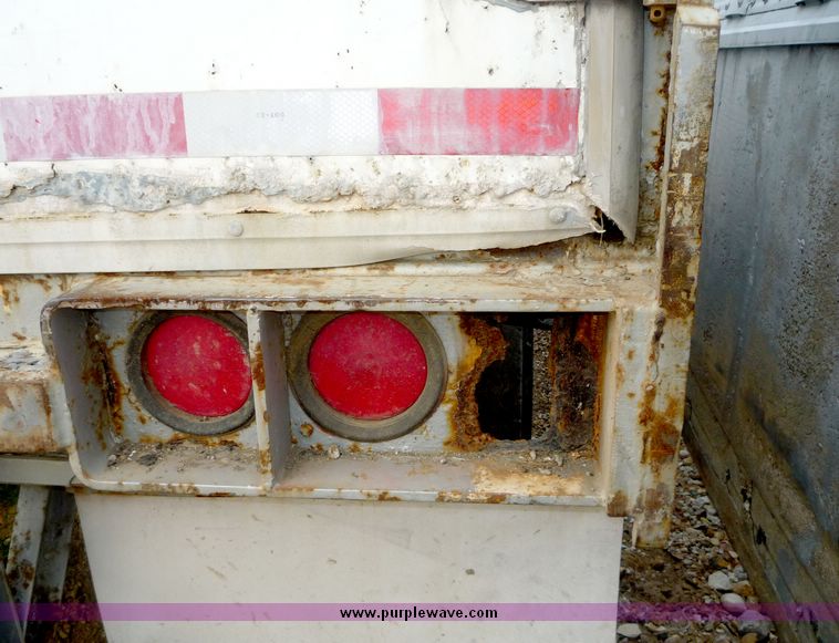 image for item 4024 1985 Great Dane tandem axle van trailer