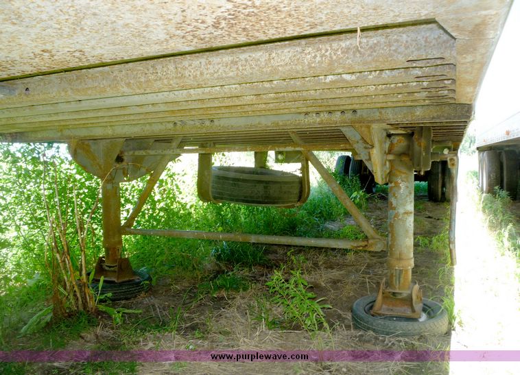 image for item 4027 1985 Dorsey tandem axle van trailer