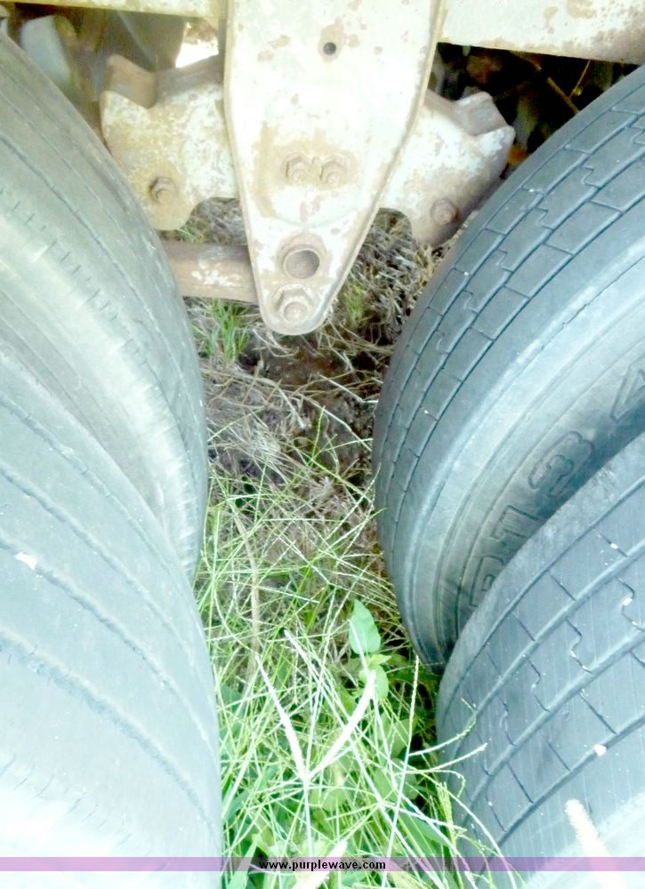 image for item 4027 1985 Dorsey tandem axle van trailer