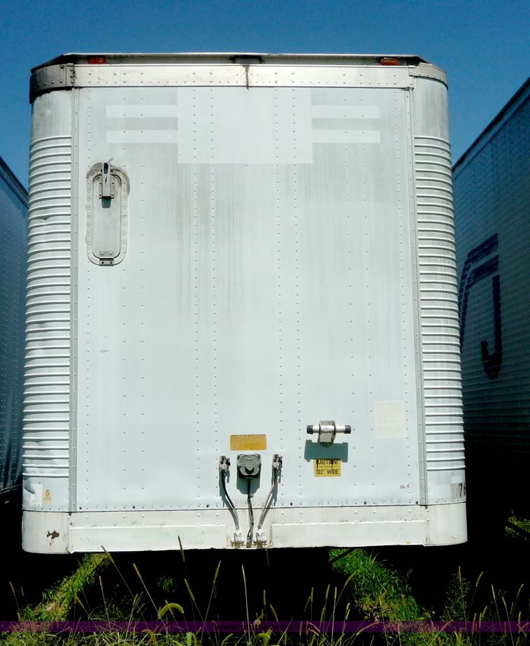 image for item 4028 1983 Lufkin tandem axle van trailer