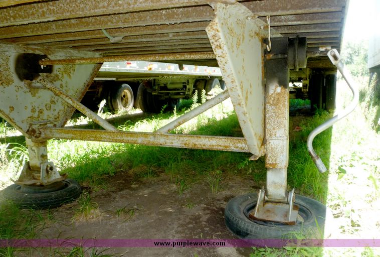 image for item 4029 1979 Trailmobile tandem axle van trailer