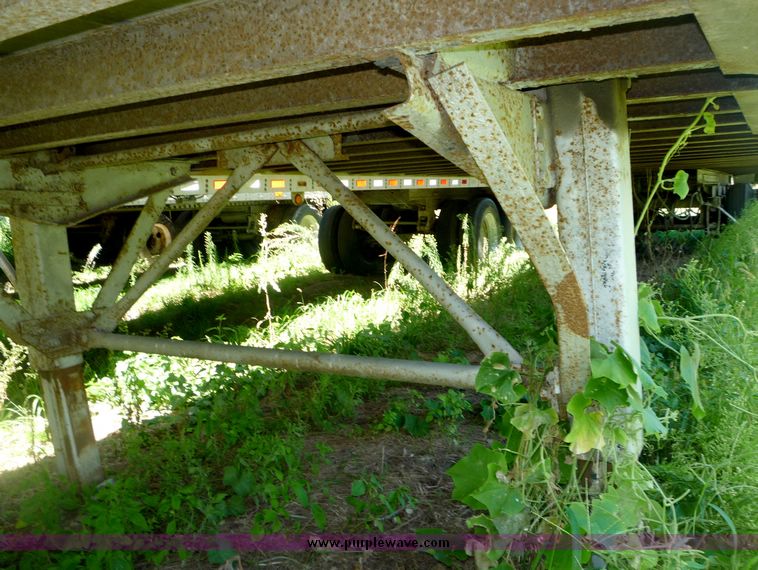 image for item 4030 1973 Fruehauf tandem axle van trailer