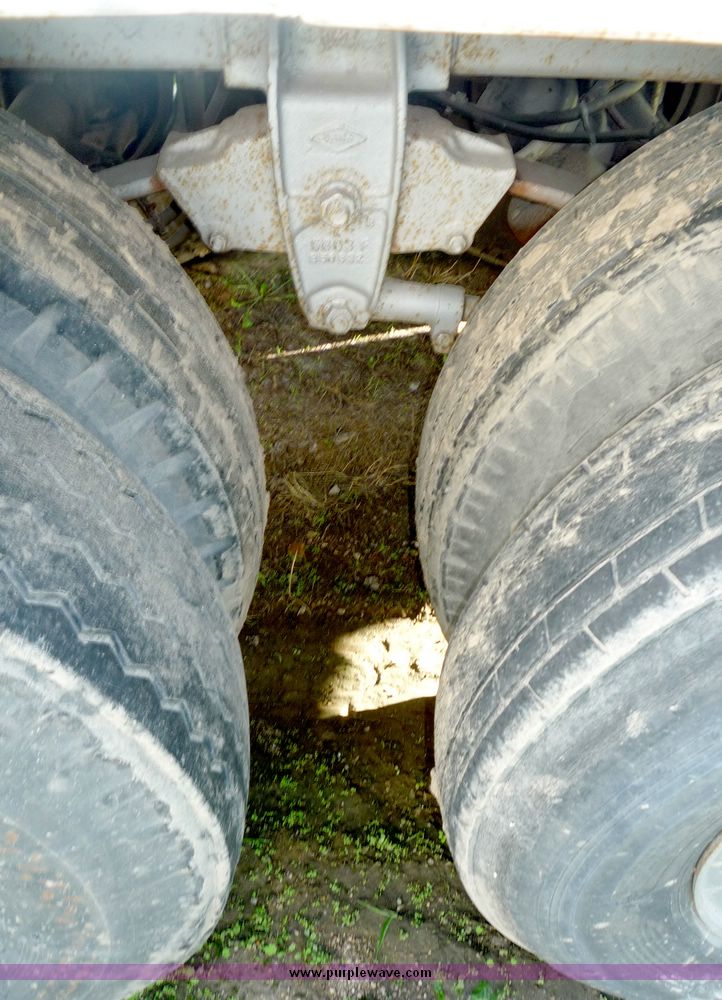 image for item 4057 1979 Strick tandem axle van trailer