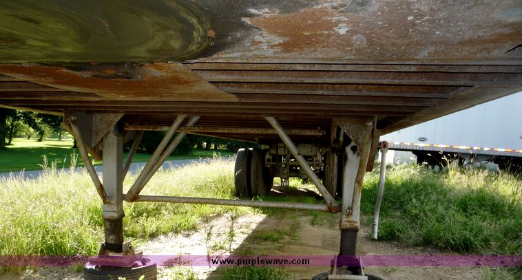 image for item 4057 1979 Strick tandem axle van trailer