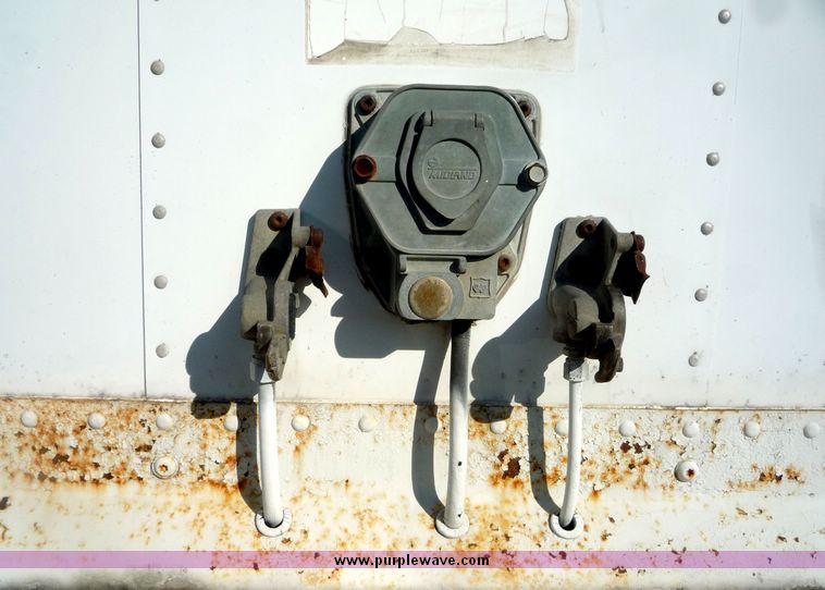 image for item 5000 1985 Dorsey AIDT-84LS tandem axle van trailer