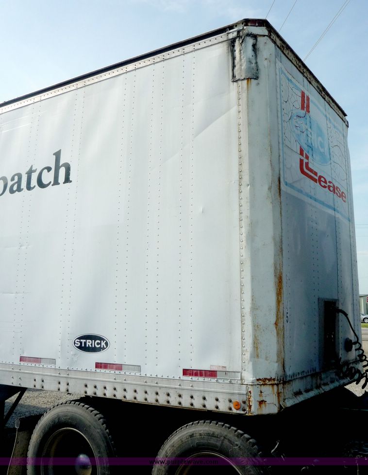 image for item 5002 1979 Strick tandem axle van trailer