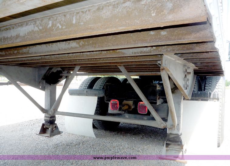 image for item 5002 1979 Strick tandem axle van trailer