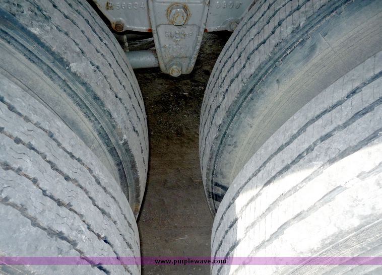 image for item 5002 1979 Strick tandem axle van trailer