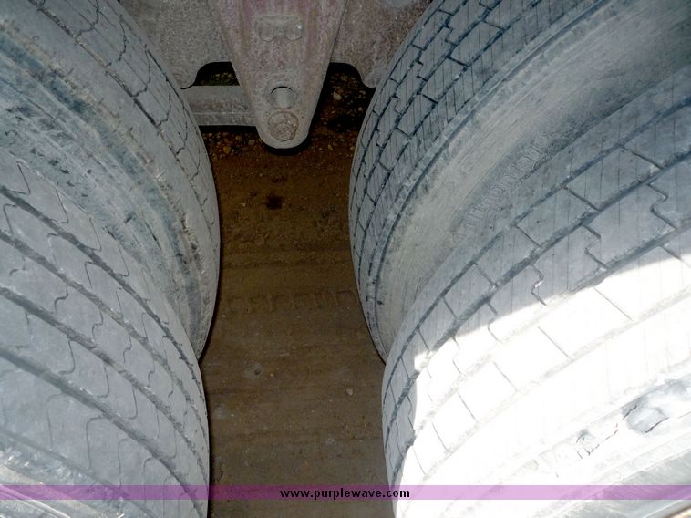 image for item 5003 1988 Dorsey AIDT-86-LS tandem axle van trailer