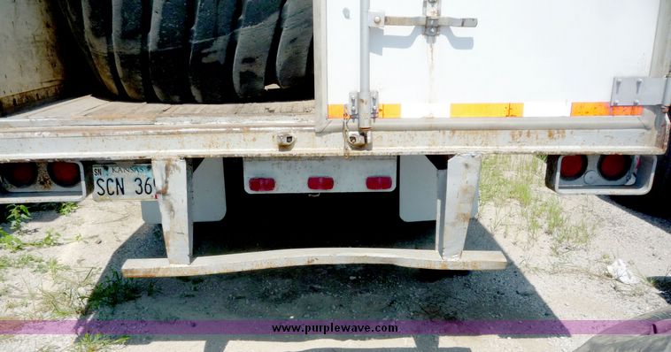 image for item 5004 1984 Fruehauf tandem axle van trailer