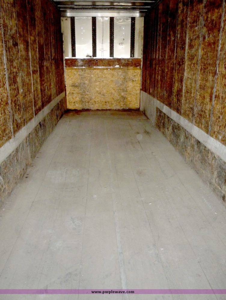 image for item 5005 1983 Trail Mobile tandem axle van trailer