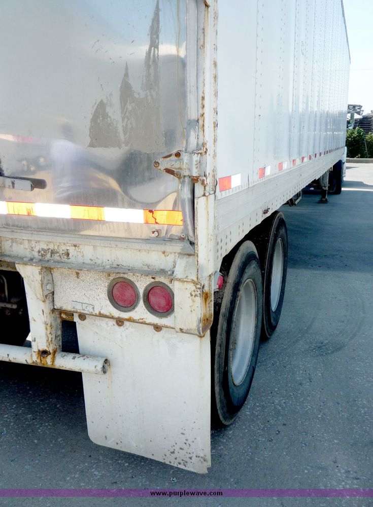 image for item 5005 1983 Trail Mobile tandem axle van trailer