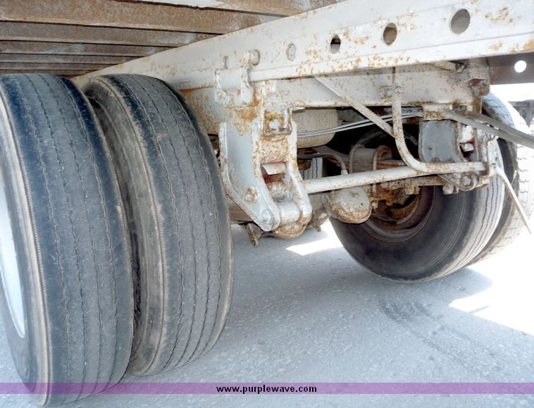 image for item 5005 1983 Trail Mobile tandem axle van trailer