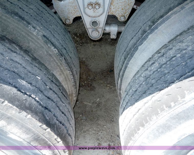 image for item 5007 1985 Great Dane tandem axle van trailer