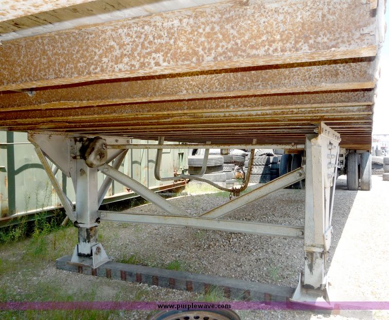 image for item 5007 1985 Great Dane tandem axle van trailer