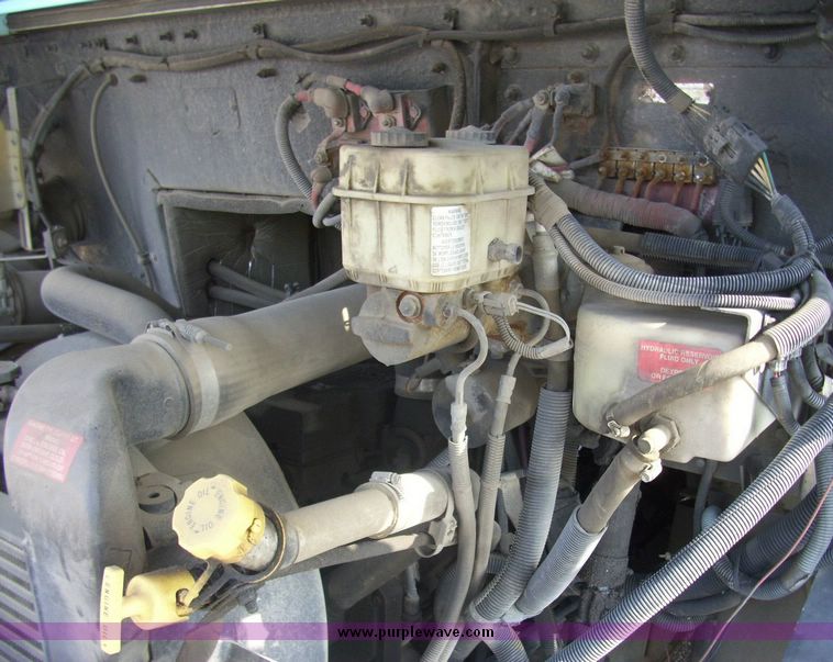 image for item 4487 2000 Freigtliner MT55 walk in van