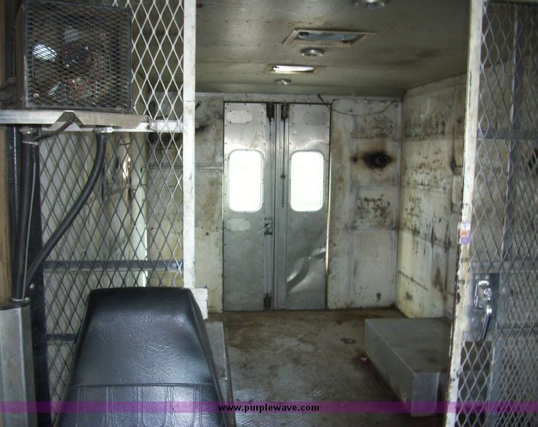 image for item 4487 2000 Freigtliner MT55 walk in van